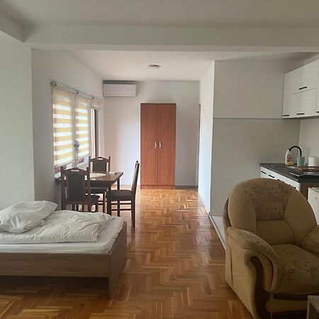 Sarah Apartments Gusinje Exterior photo